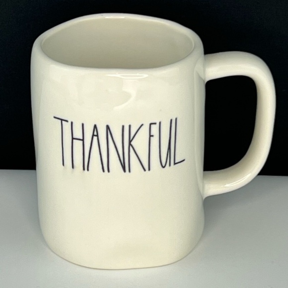 Rae Dunn - ‘Thankful’ ceramic mug. NWT
